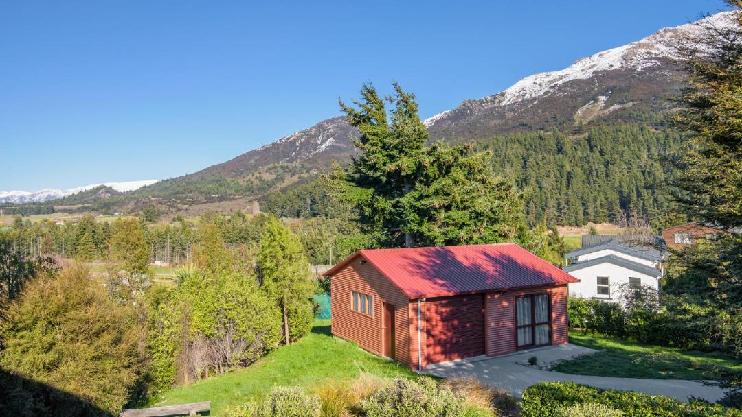 Photo of Buildings in Lake Hawea