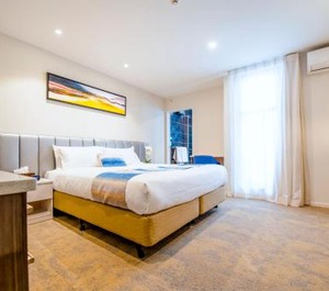 Alpine Hotel 