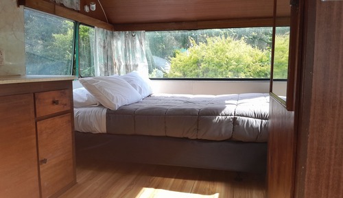 Retro Medium Caravan