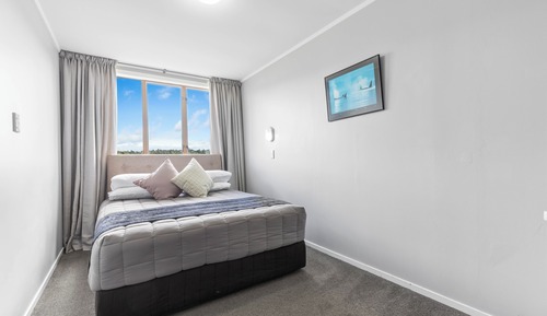 Double Room, 1 Queen Bed, Shared Bathroom