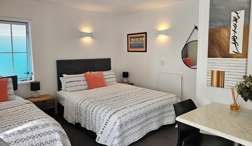 Twin Room with Free Netflix