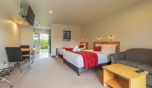 Deluxe Triple Room, Multiple Beds, Shower Grab Bars