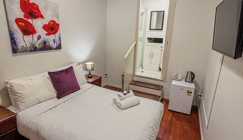 Deluxe Double Room with Private Bathroom