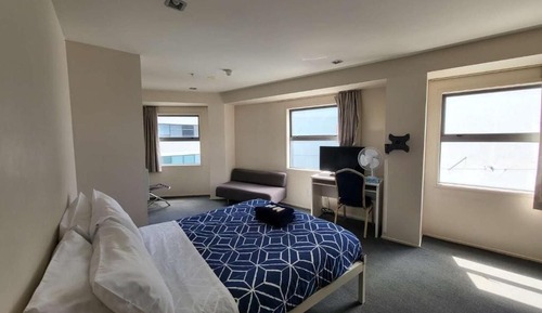 Studio Apartment with One Double Bed