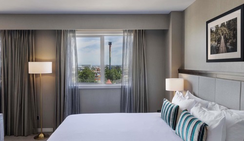 Deluxe Room, 1 King Bed