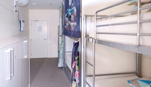 Bed in 6 Bed Mixed Dormitory Room, Shared Bathroom