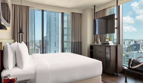 Standard Room, 1 King Bed, City View