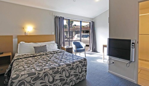 Standard Studio Suite, 1 Queen Bed