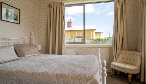Room, Private Bathroom