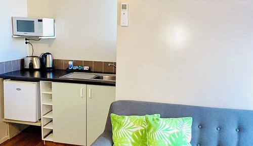 Family Studio, Kitchenette