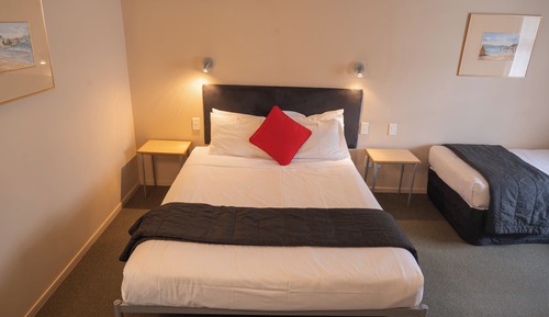 Double or Twin Room, Multiple Beds (1 Queen & 1 Single bed)