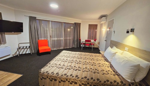 Executive Suite, Kitchenette