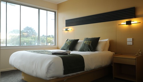 Apartment, 1 Queen Bed, Kitchen, City View