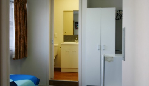 Single Room, Private Bathroom