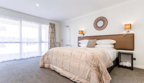 Superior Apartment - Interconnected Studio Apartments Available