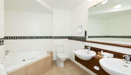 King Spa Suite