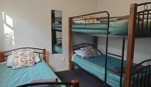 Basic Triple Room with Shared Bathroom