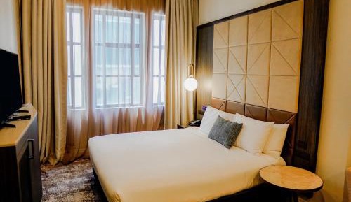 Queen Room