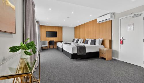 Deluxe Family Room