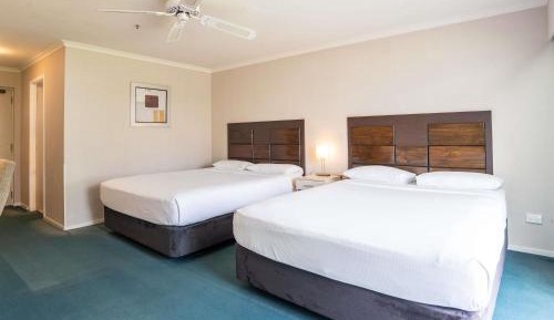 Huka Standard Room Two Double Beds