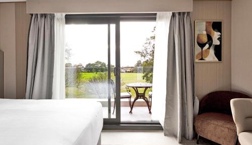 Deluxe King Suite