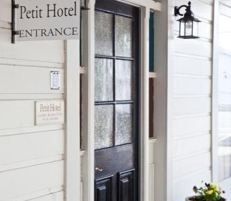 Petit Room