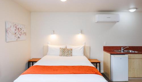 One-Bedroom Suite with Spa Bath