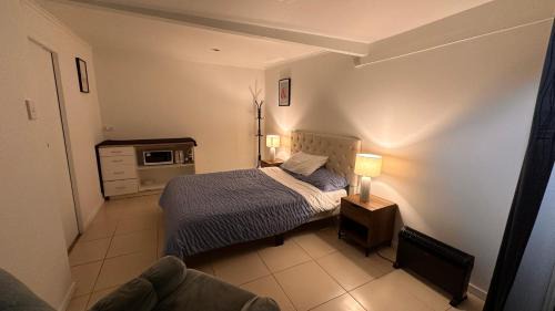 Queen Room with Shared Bathroom