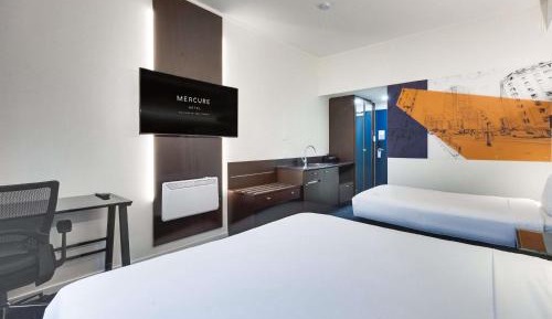 Standard King Room with Single Bed