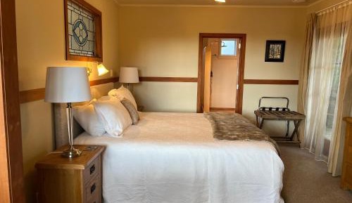 Deluxe King Suite