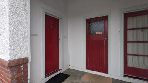 Single Room with Shared Bathroom