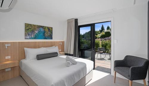 Deluxe Queen Room