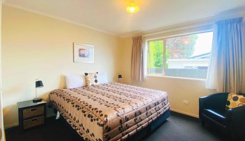 Deluxe Two-Bedroom Apartment