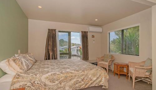 One-Bedroom Apartment with Balcony