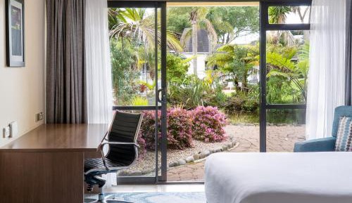 Standard King Room with Garden View
