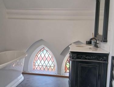Three-Bedroom Deluxe Apartment