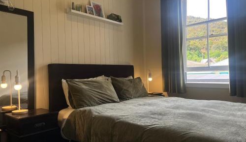 Queen Room with Garden View
