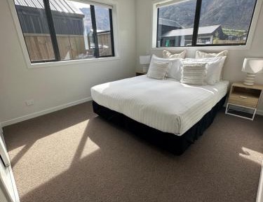 King Room with Mountain View