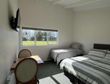 Deluxe Double Room (2 Adults + 1 Child)