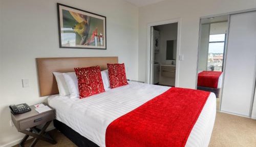 One-Bedroom King Suite - Non-Smoking