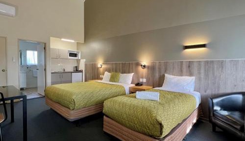 Twin Room with Shower