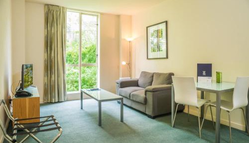King or Twin One-Bedroom Apartment