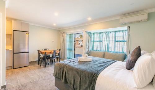 Superior One-Bedroom Apartment