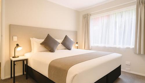 Deluxe One-Bedroom Suite