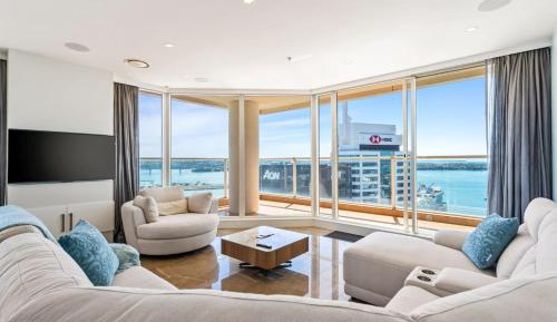 Three-Bedroom Deluxe Apartment