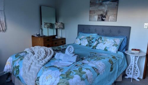 Queen Room with Garden View