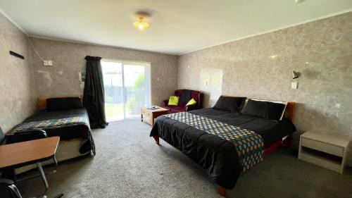 Deluxe Studio