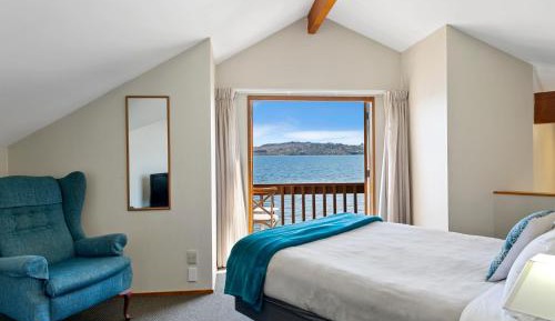 Lakefront Unit