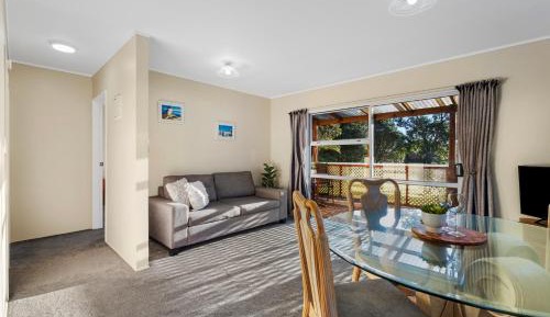 Motel Room (2BR)