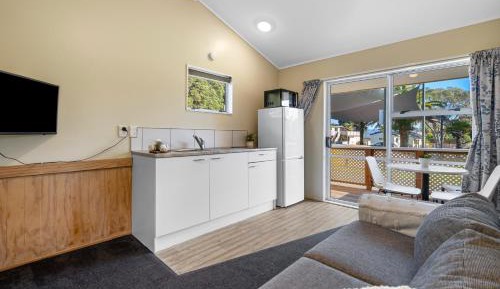 Self-Contained Cabin (1BR)